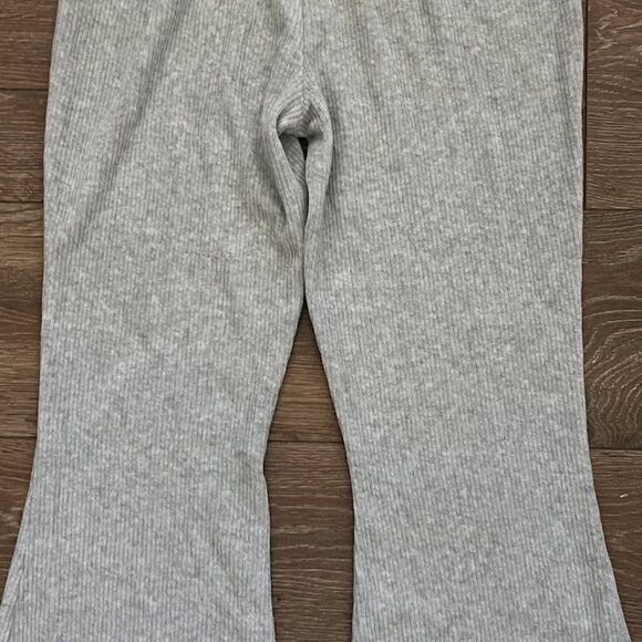 Aerie Gray Ribbed Velour Flare Lounge High Waisted Pants Size Small Regular - Picture 8 of 14